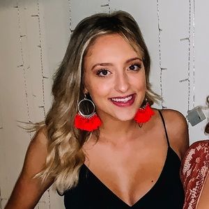 Meet your Posher, Casey